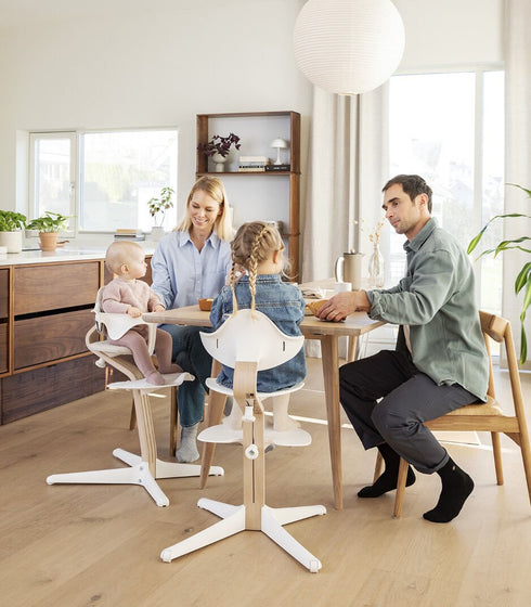 Nomi Syöttötuoli, useita eri värejä, Stokke